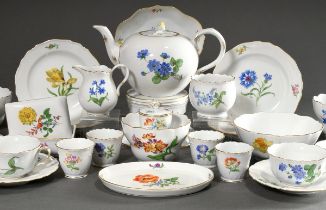 23 Teile Meissen Teeservice "Deutsche Blume", nach 1950, bestehend aus: 1 Teekanne (H. 13cm), 1 Rec