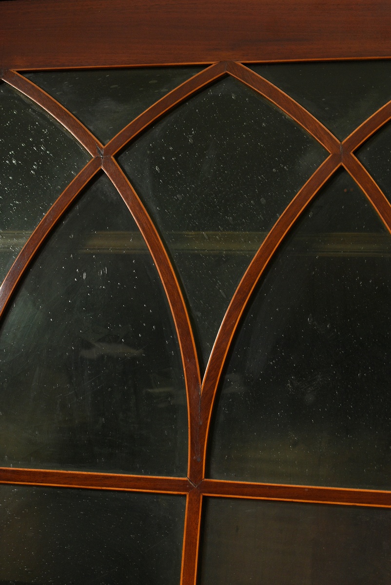 Top-mounted chest of drawers in austere façon with pointed arch bracing over green glass, upper dra - Image 7 of 13