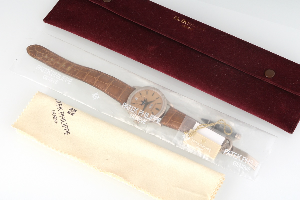 Very rare and attractive limited edition Patek Philippe “Annual Calendar Shanghai” wristwatch, Ref. - Image 7 of 14