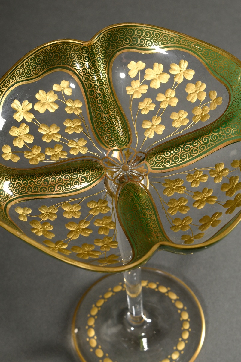 Elegant Art Nouveau tazza with engraved gold decoration ‘cloverleaves’ and green painting on a four - Image 4 of 7