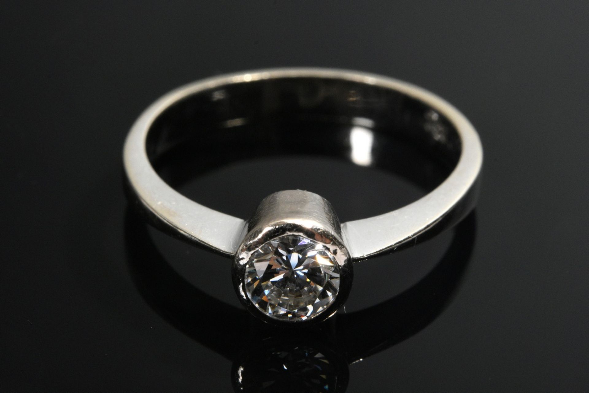 Zarter Weißgold 750 Ring mit Brillant Solitär (ca. 0.45ct/VVSI/W) in Zargenfassung, 3,1g, Gr. 54 - Bild 3 aus 3