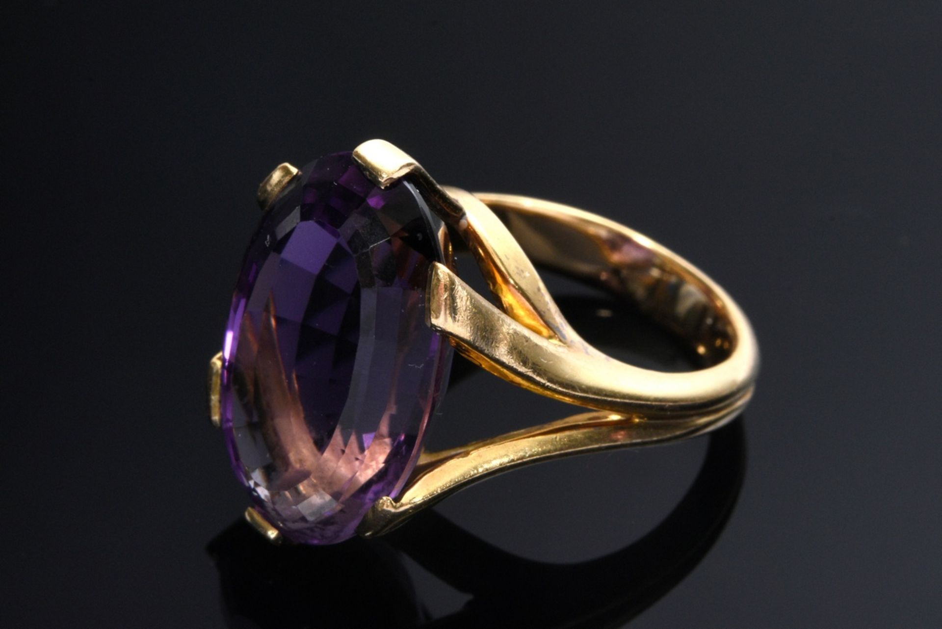 Gelbgold 750 Ring mit facettiertem Amethyst (ca. 10ct), 10g, Gr. 52,5 - Bild 2 aus 3