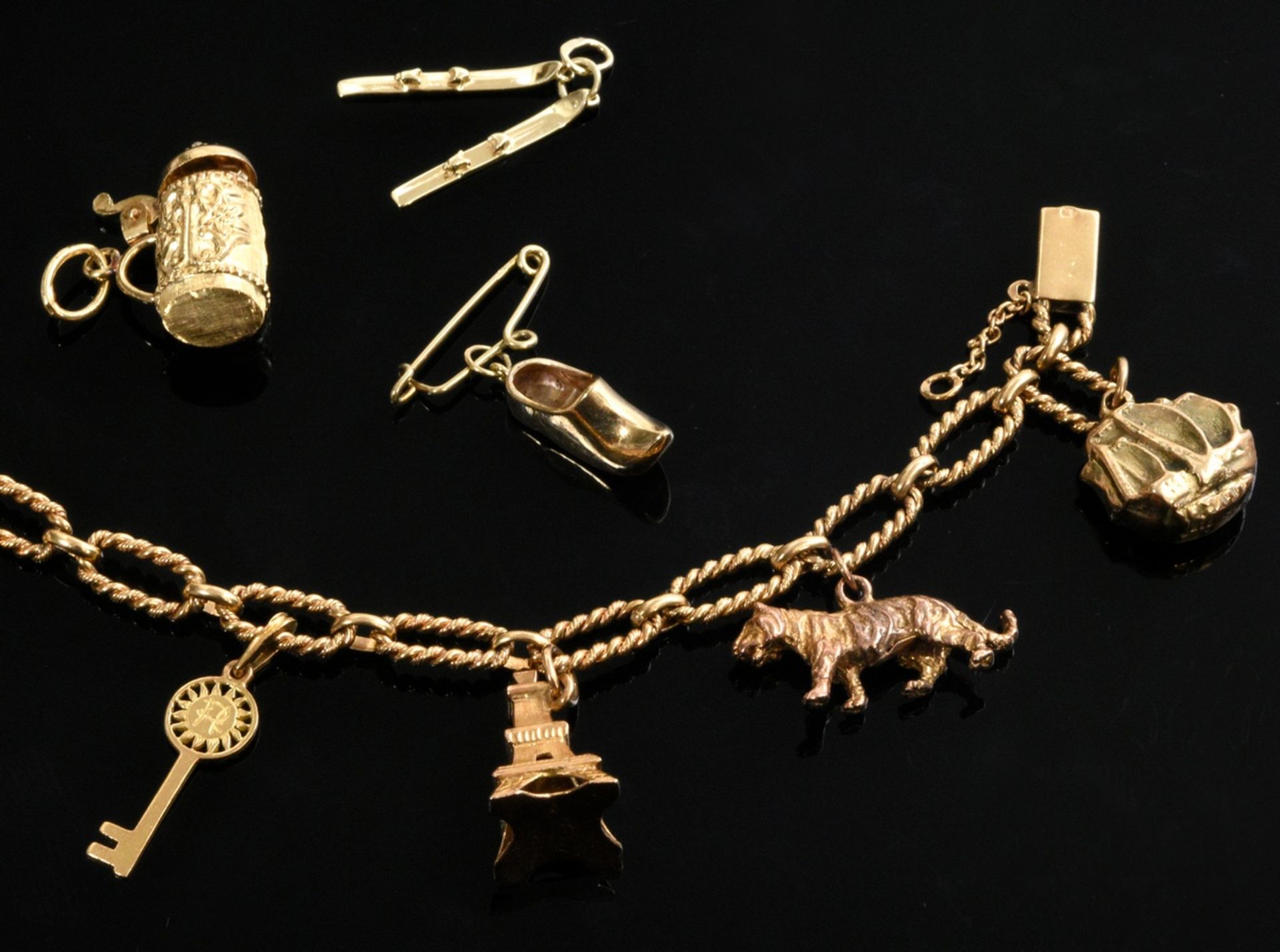 Classic yellow gold 800 charm bracelet with various pendants in different alloys: e.g. key, Eiffel  - Image 3 of 3