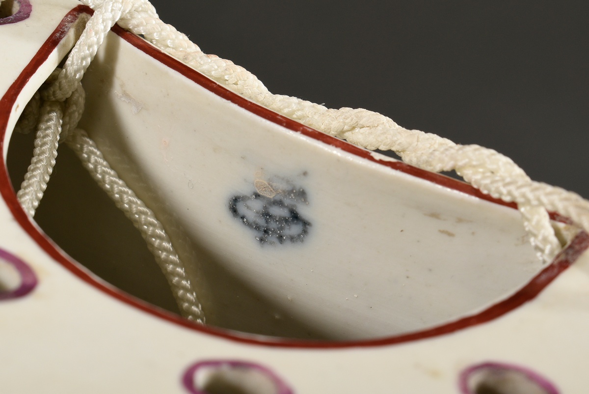 Pair of porcelain jardinières with rocailles in relief and polychrome flower painting, Ludwigsburg  - Image 7 of 8