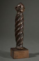 Figur der Yaka, sog. "Mbwoolo Kiteki", Zentral Afrika/ Kongo (DRC), 1. Hälfte 20.Jh., Holzfigur mit