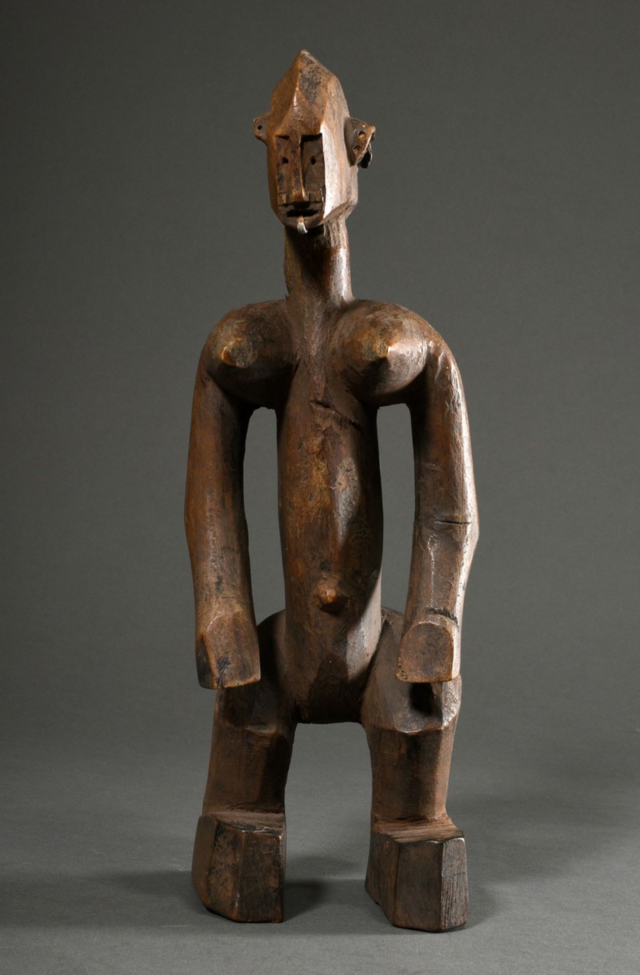 Figur der nördlichen Bamana/ Bambara, West Afrika/ Mali 1. Hälfte 20.Jh., Holz, in beiden Ohren alt - Bild 3 aus 11
