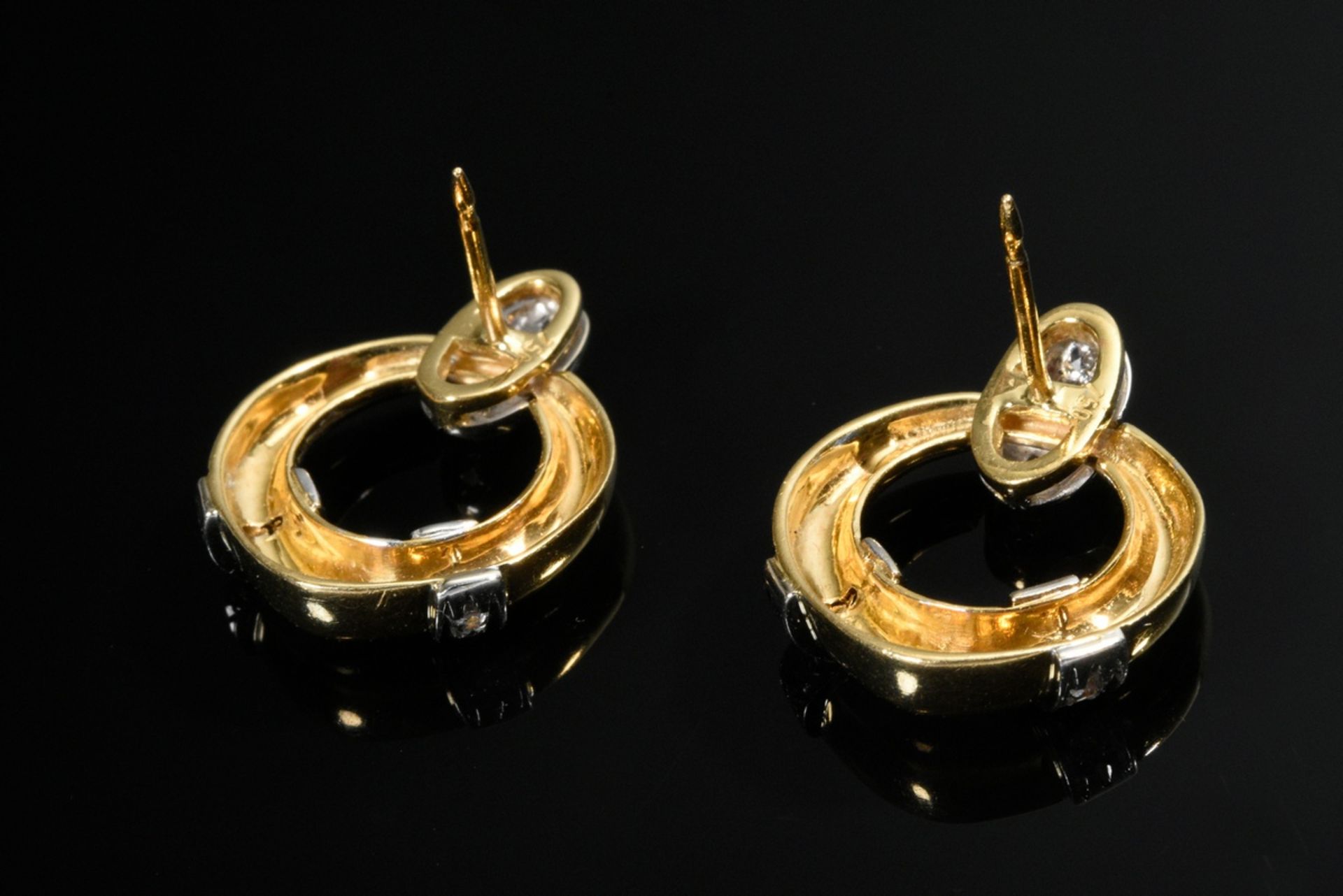 Paar Gelb- und Weißgold 750 Ohrringe mit 20 Brillanten (zus. ca. 0.30ct/SI-P/W), Stopper fehlen, 8, - Bild 2 aus 2