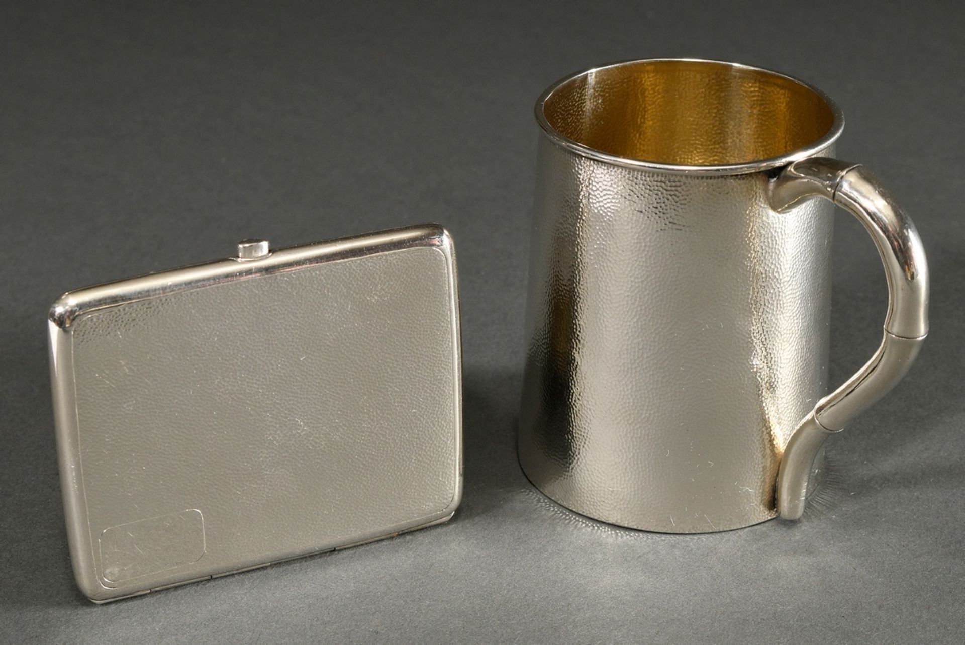 2 Various pieces of Chinese silver: etui with empty engraved cartouche (8x6.3cm) and conical cup wi - Image 3 of 7