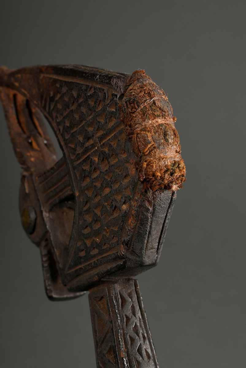 Old Baule gong mallet, West Africa/Côte d'Ivoire, early 20th c., wood, metal and plant fibers, abst - Image 3 of 8