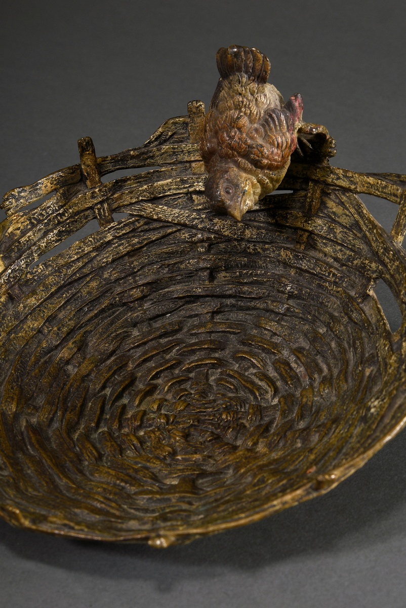 Large Viennese bronze "Wren on a woven basket", colourfully painted, approx. 1890, Ø 20cm, partial  - Image 2 of 6