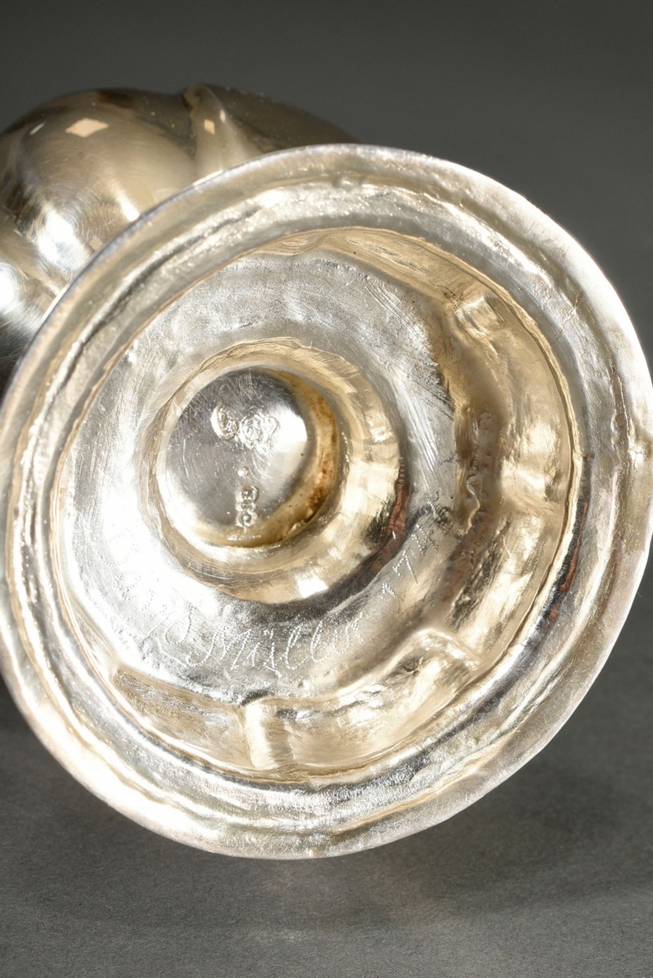 Baroque sugar shaker in baluster form with straight lines on a domed foot, cylindrical lid with orn - Image 4 of 5