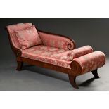 Elegante Biedermeier Chaiselongue mit Volutendetails und floralen Schnitzereien auf Säbelbeinen, No