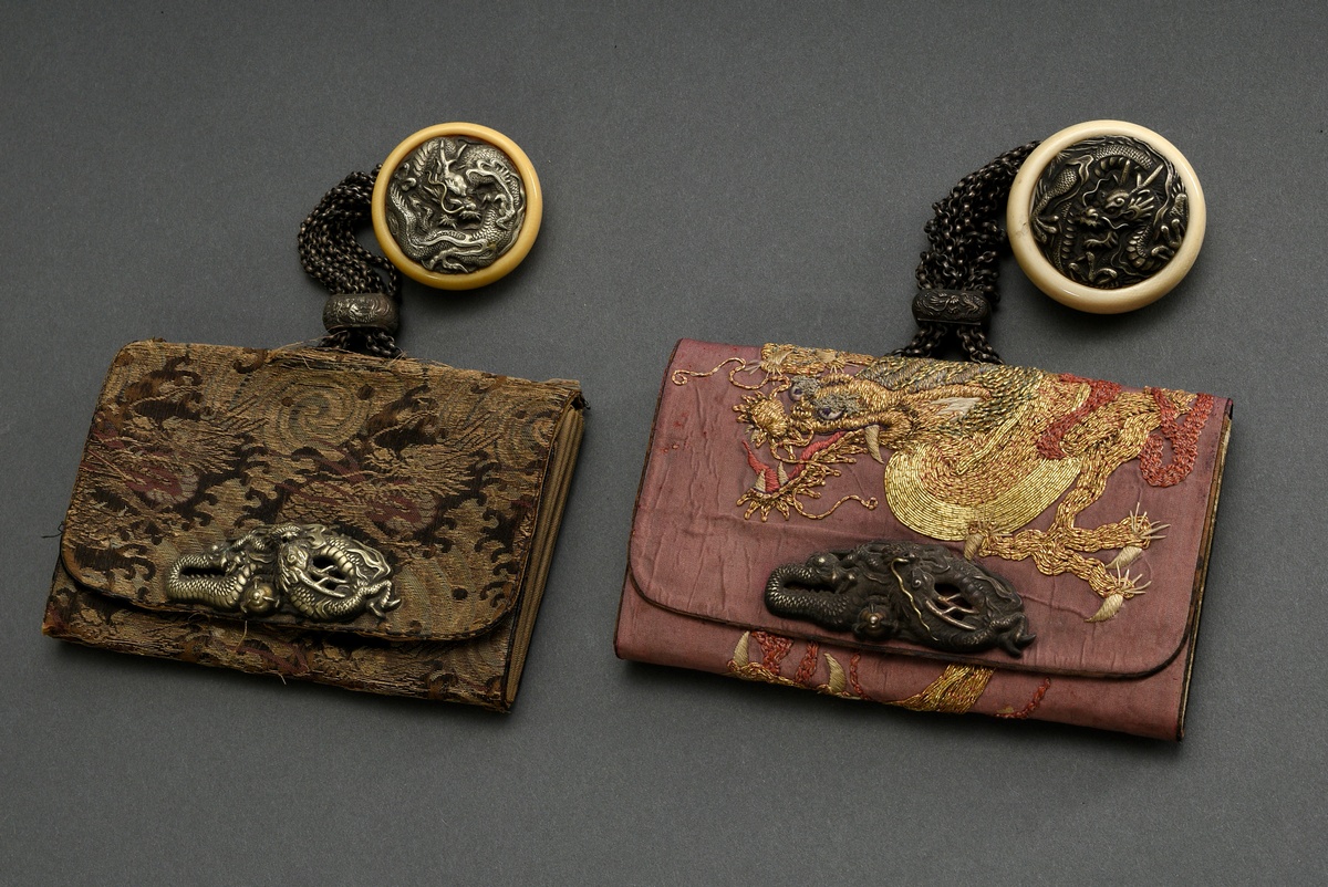 2 Various tobacco soiree purses with metal chains and ivory kagamibuta netsuke "dragon", Japan appr
