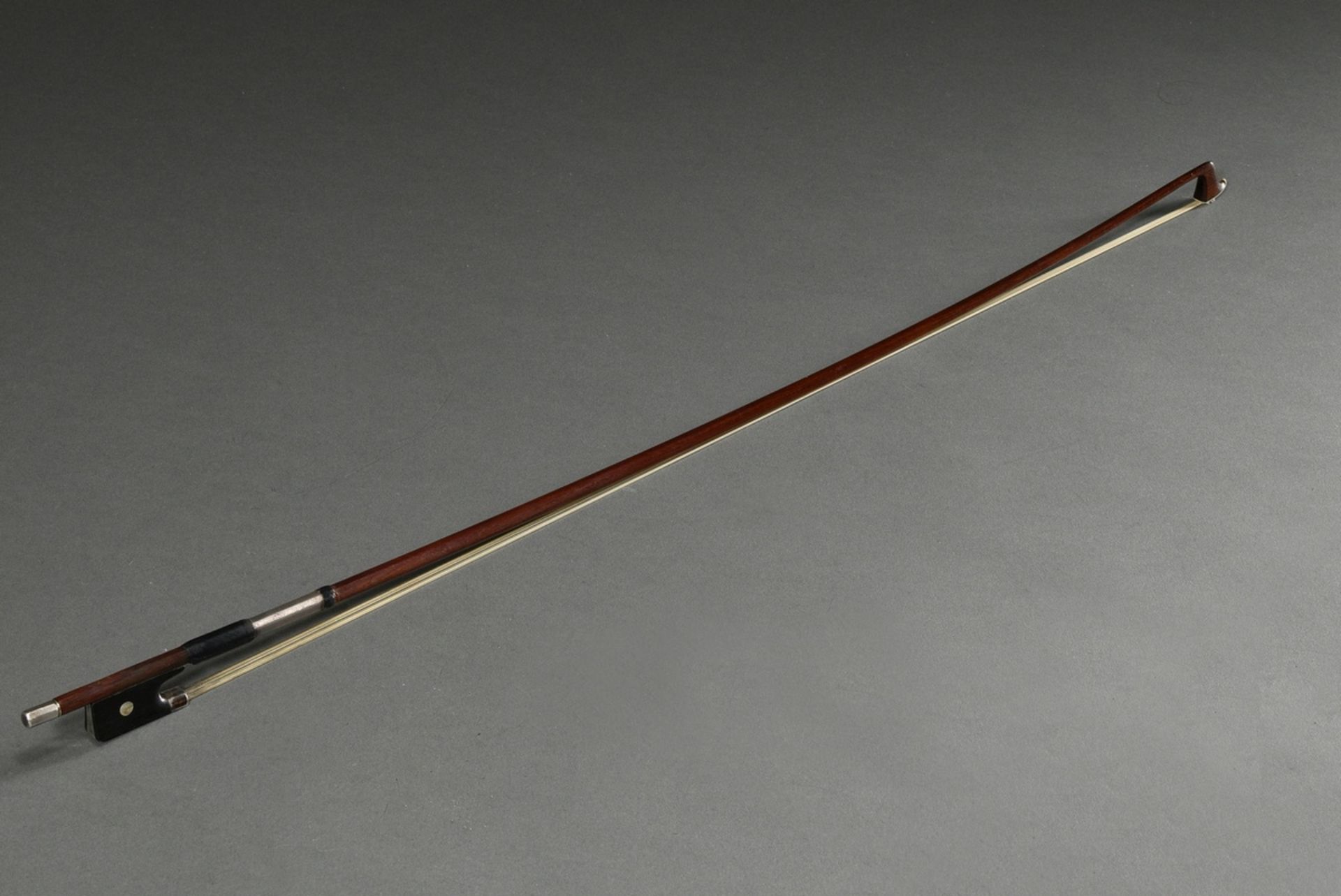 Master violin bow, probably Saxony 1st half of the 20th century, without branding, octagonal to rou - Image 9 of 10