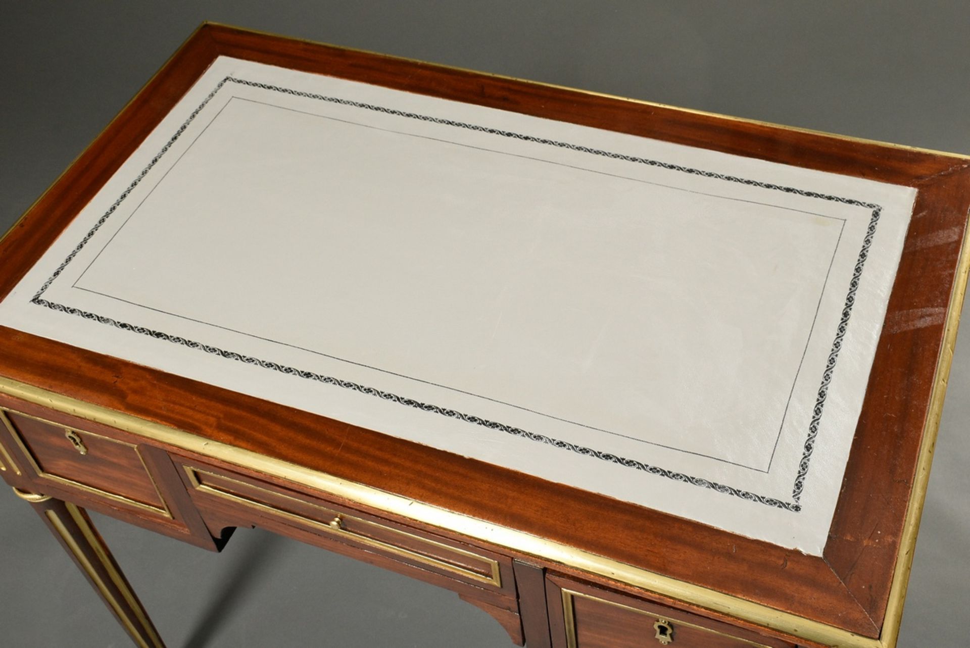 Classicist lady's desk with 3 drawers in the frame on fluted legs, mahogany with gilded brass inlay - Image 3 of 5