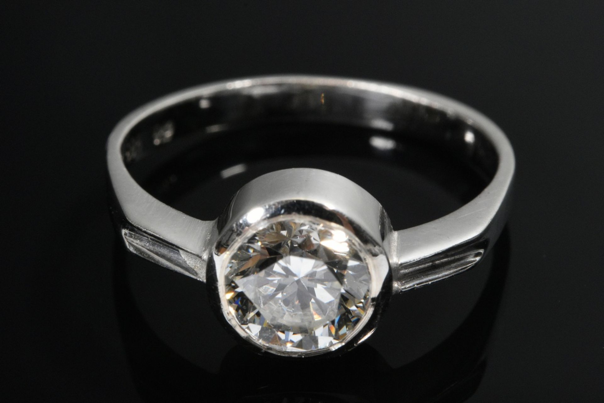 Elegant white gold 585 ring with brilliant-cut diamond solitaire (approx. 1.30ct/ VVSI-VSI/TCR), 2. - Image 3 of 3