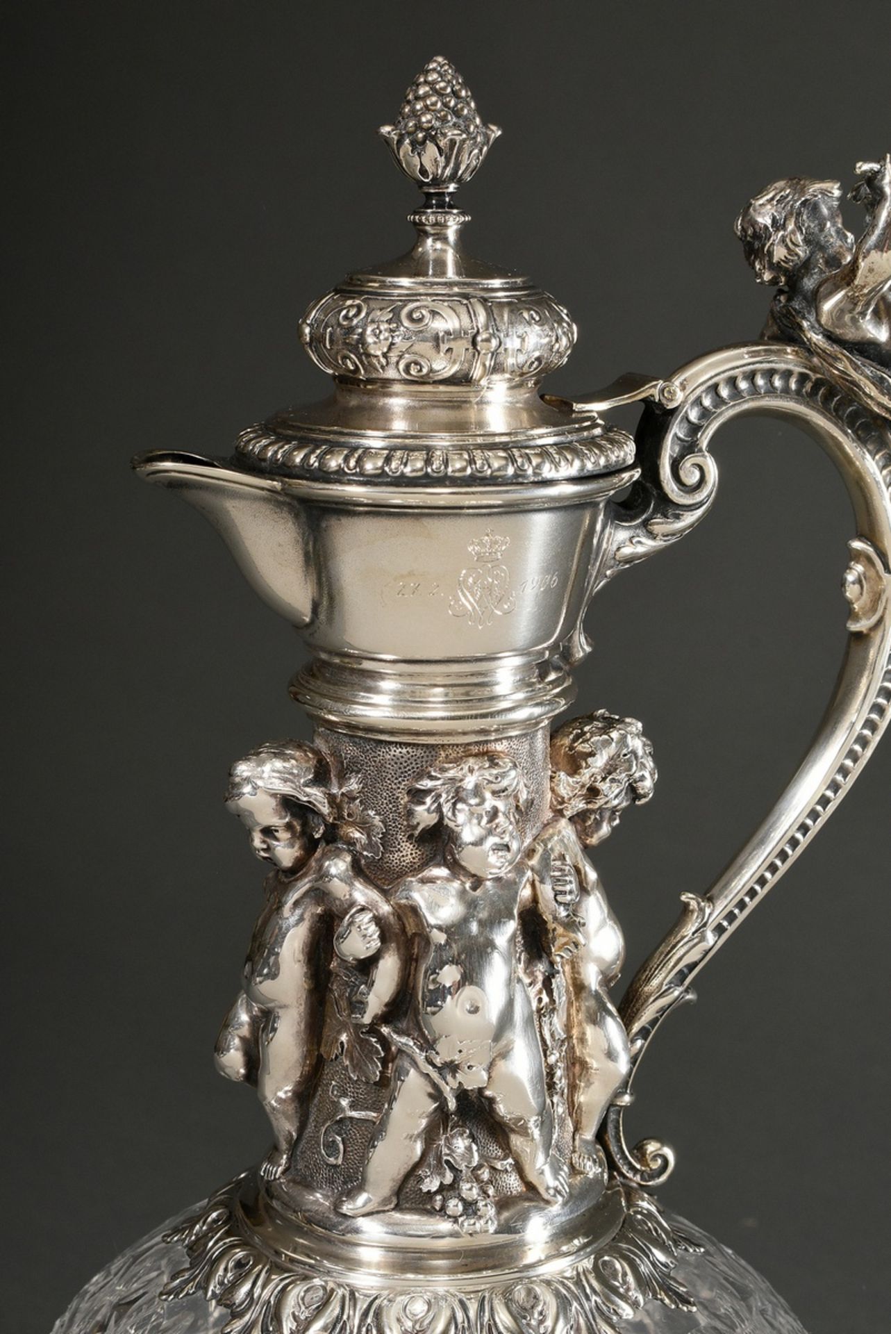 An imposing Baccarat-cut crystal tankard with opulent figural silver mounting ‘Putti as Bacchantes’ - Image 4 of 8