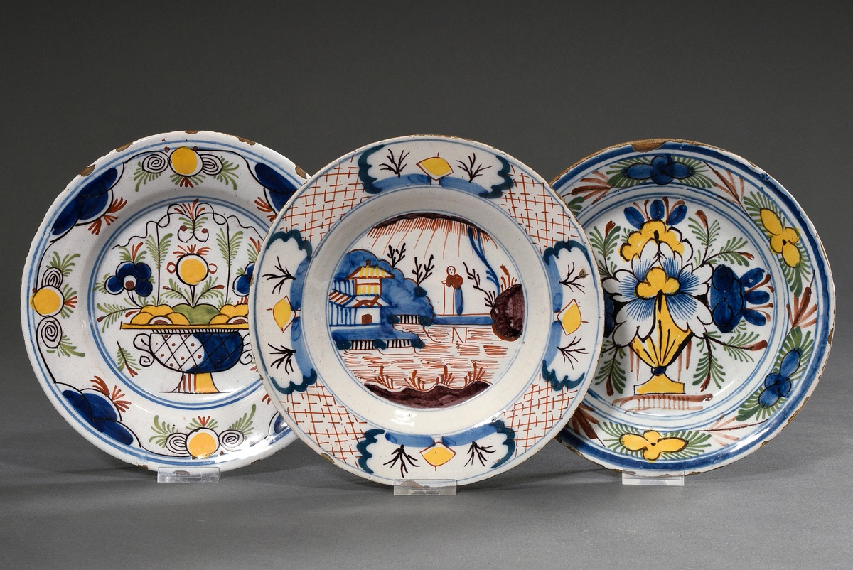 3 Small Dutch faience plates with polychrome slip painting ‘Chinoiserie’ and ‘Flower vases’, Delft 