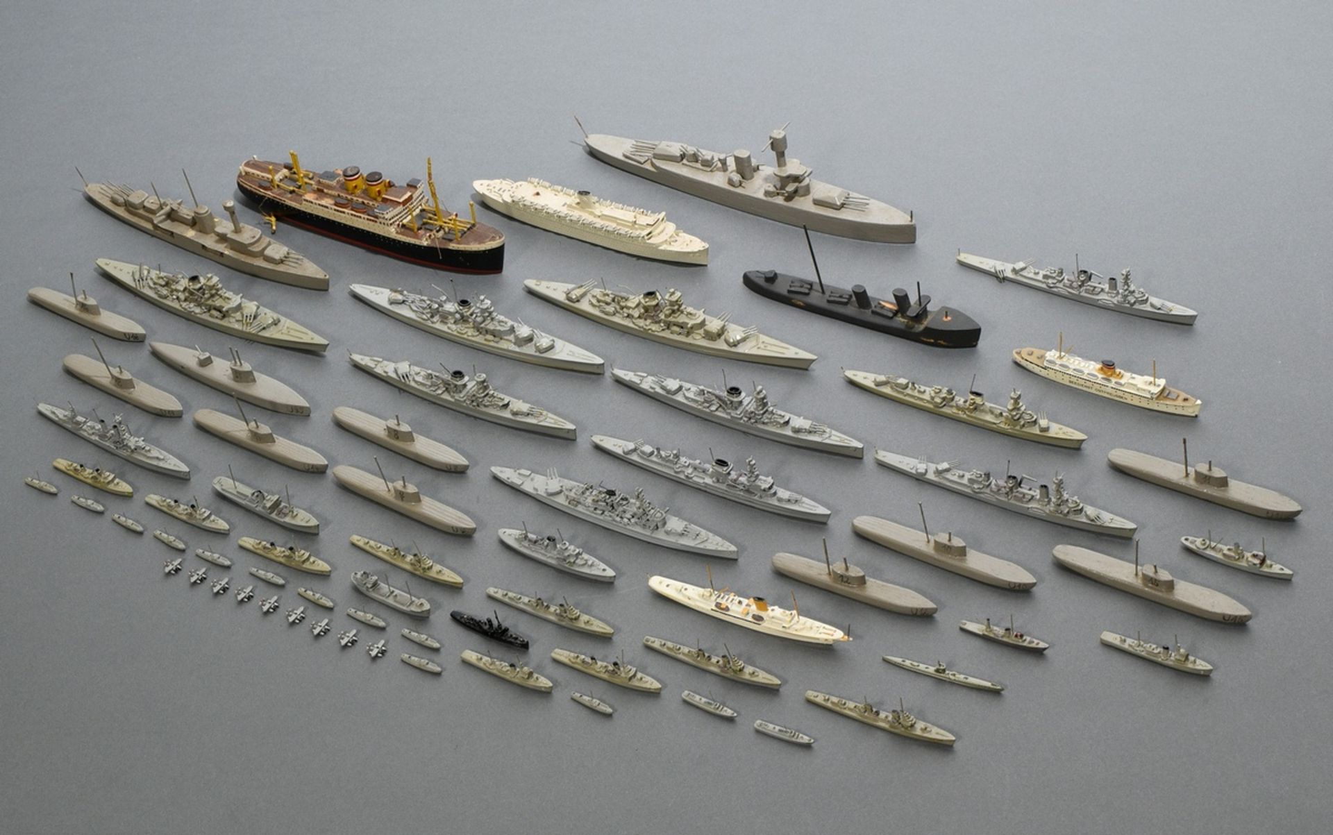 66 Wiking-Schiffsmodelle, z.T. in Originalschachtel, bestehend aus: 15 Modellboote (3x "Gneisenau S - Bild 3 aus 19