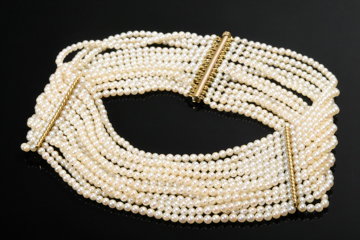 Elegant Collier de Chien of 14 Akoya cultured pearl strands (Ø 3-3.5mm) with yellow gold 585 clasp 