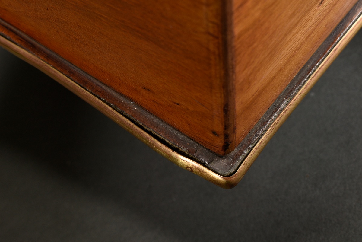 Elegante Mahagoni Briefschatulle mit 7 gestaffelten Fächern, Rolleau-Verschluss und eingelegten Mes - Bild 6 aus 7