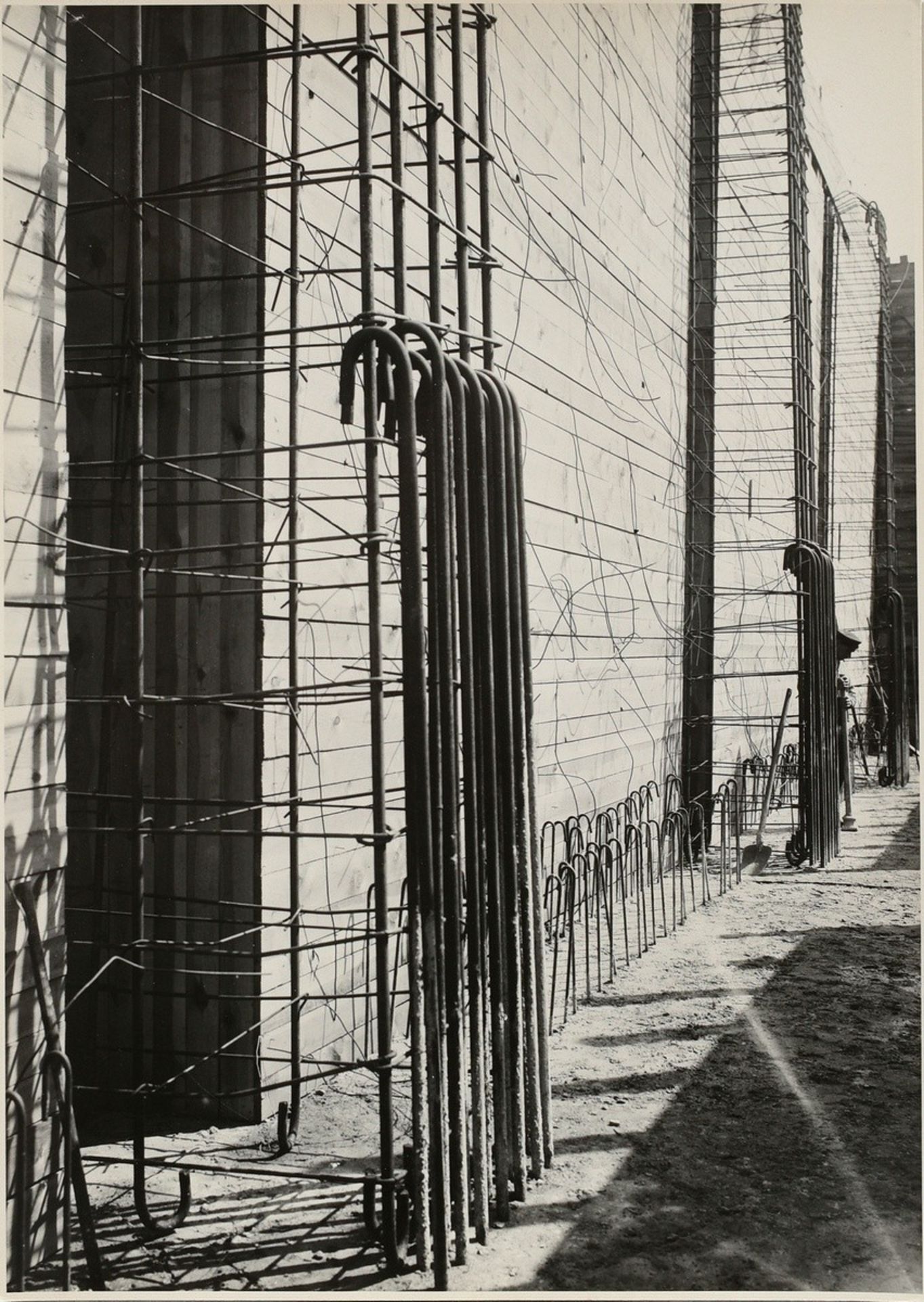 31 Renger-Patzsch, Albert (1897-1966) "Beton- und Brückenbau", Fotografien, verso gestempelt, 14x c - Bild 9 aus 19