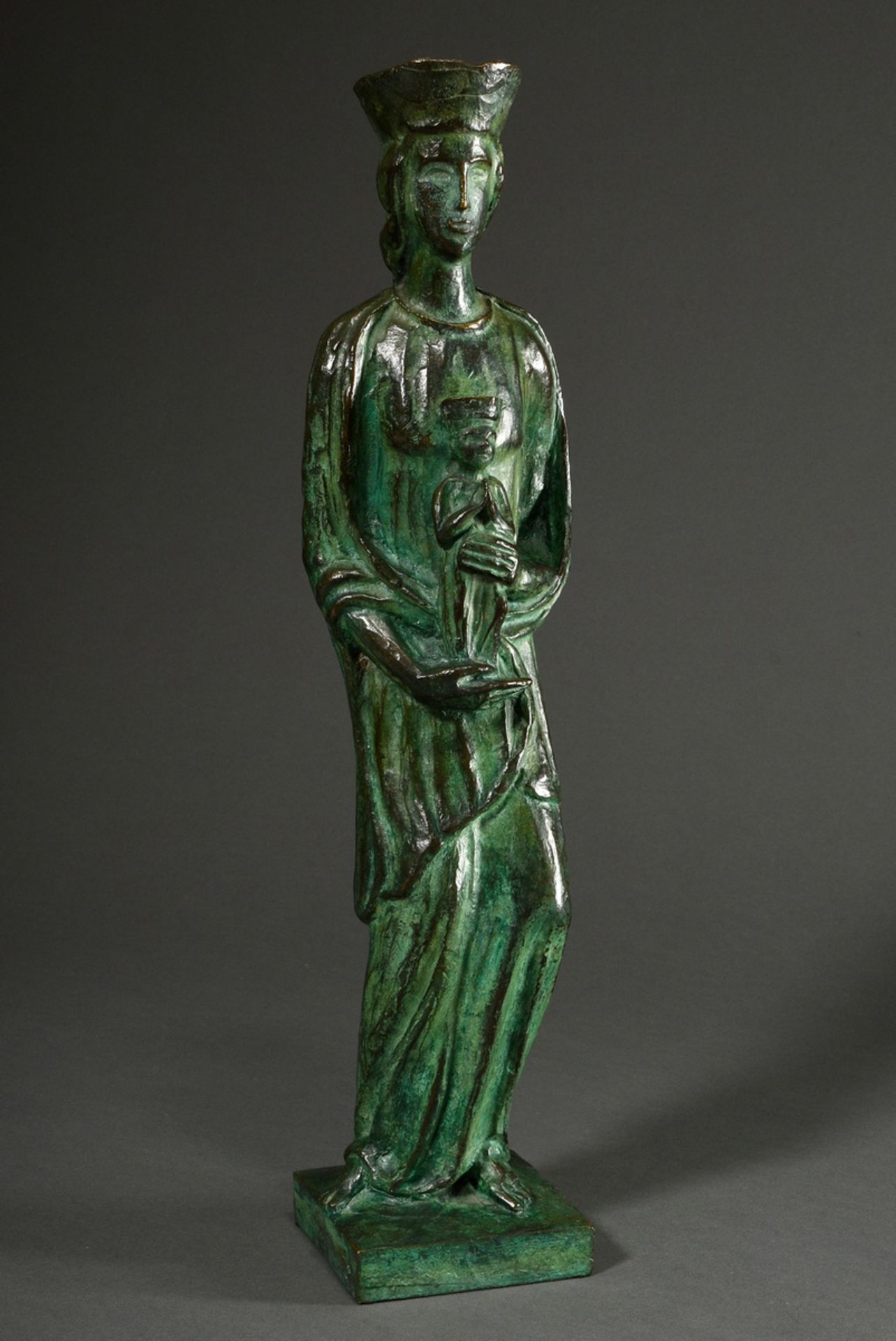 Heiligenfigur "Muttergottes mit Kind", Bronze grün patiniert, Sockel sign. Barnes (?), 20.Jh., H. 4