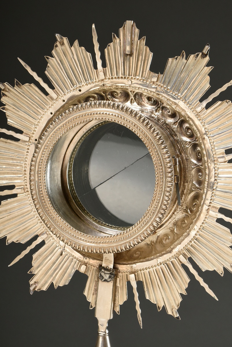 South American monstrance on a round base, reliquary with glass, scroll ornaments and aureole, silv - Image 4 of 6