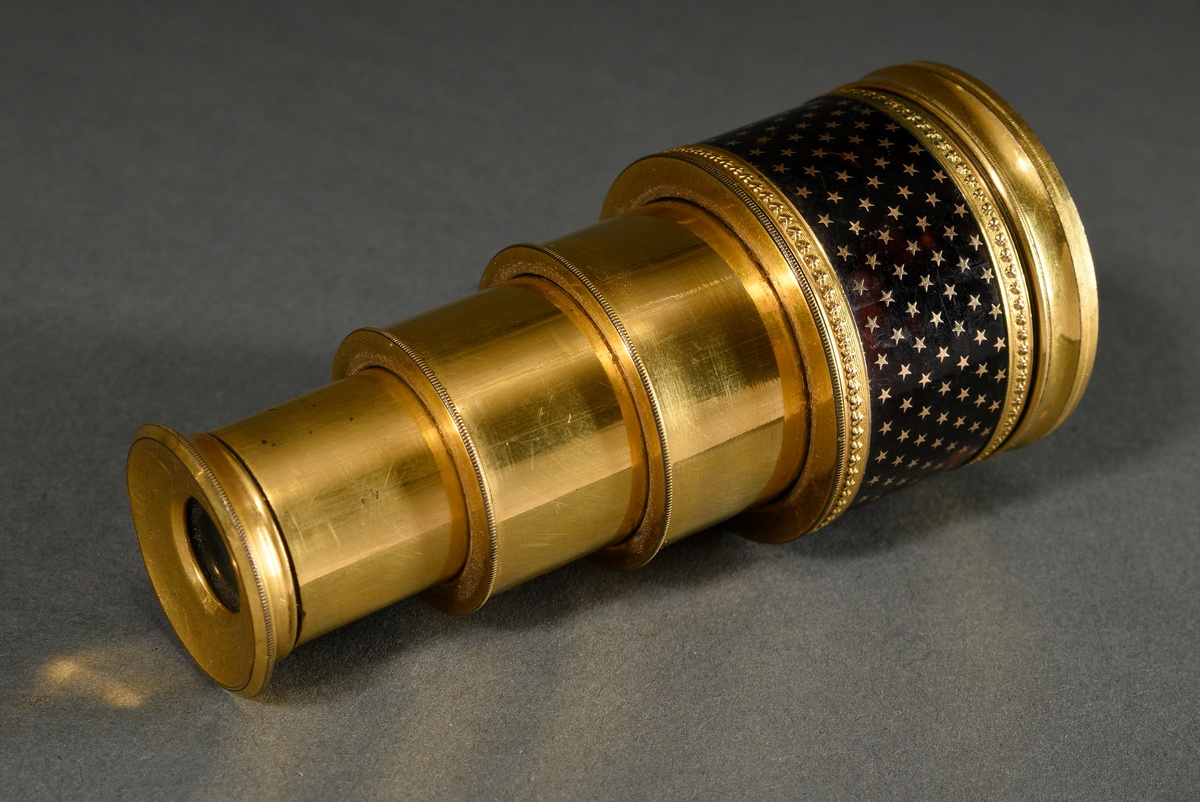 Monocular opera glasses with telescopic extension, gilt brass case with tortoiseshell cover and gol - Image 2 of 4