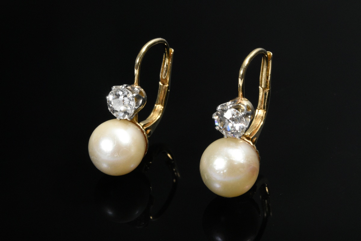 Pair of yellow gold 585 earrings with cultured pearls (Ø 7.1mm) and old-cut diamonds (total approx.