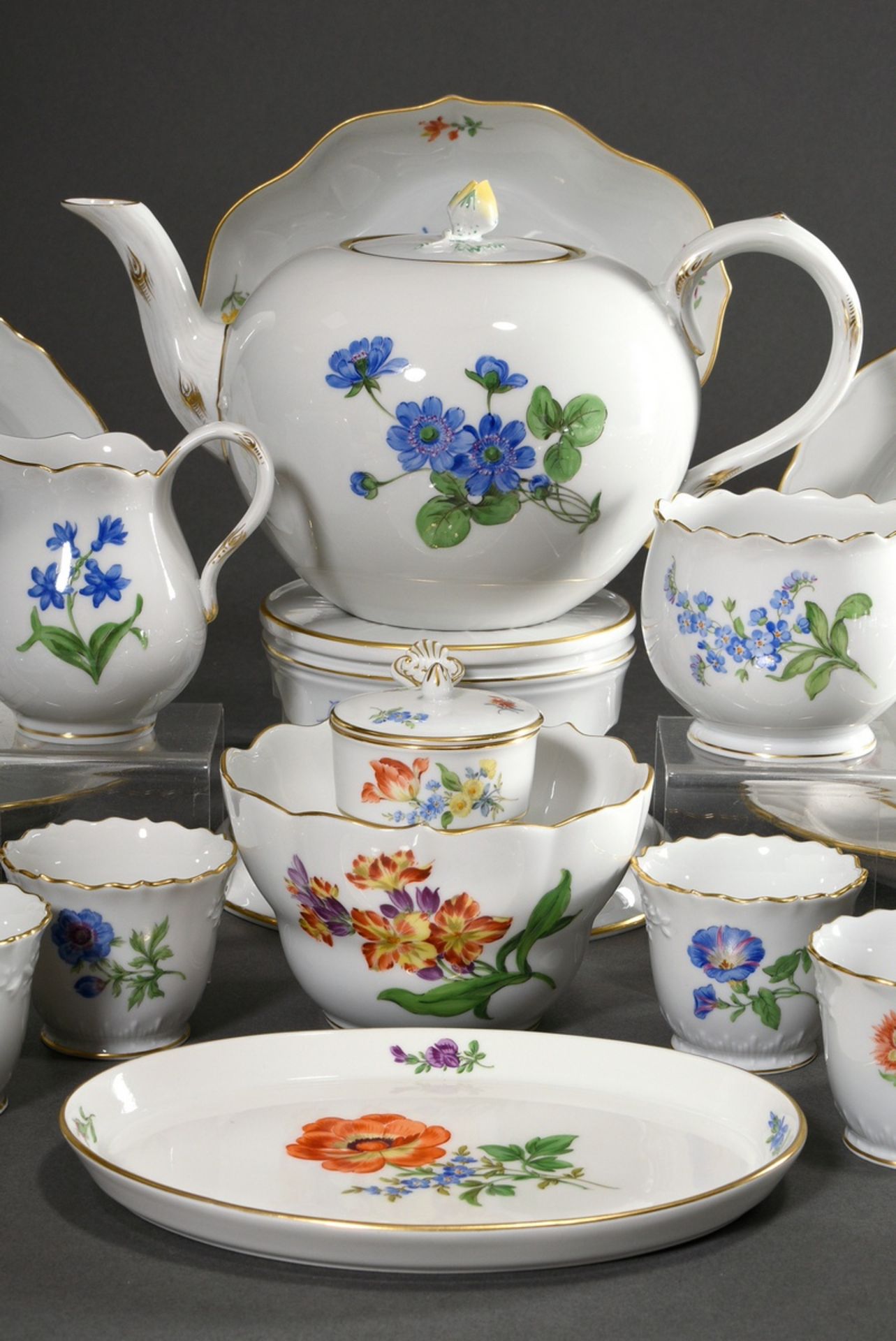 23 Pieces Meissen tea service "Deutsche Blume", after 1950, consisting of: 1 teapot (h. 13cm), 1 re - Image 3 of 13