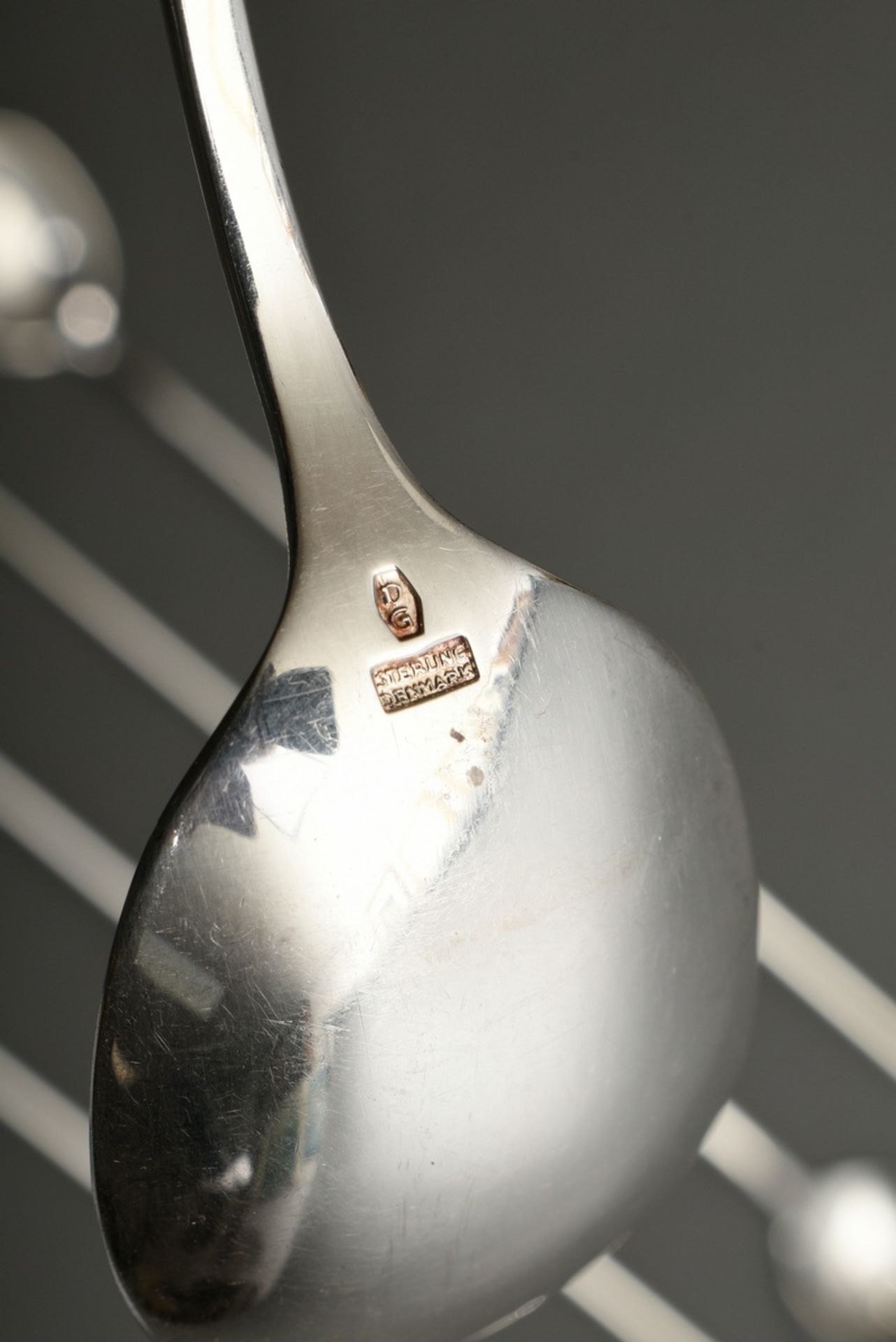 5 Danish cocktail spoons with sculpted crown on the handle and engraved flag of the ‘Reederei Ahren - Image 4 of 5