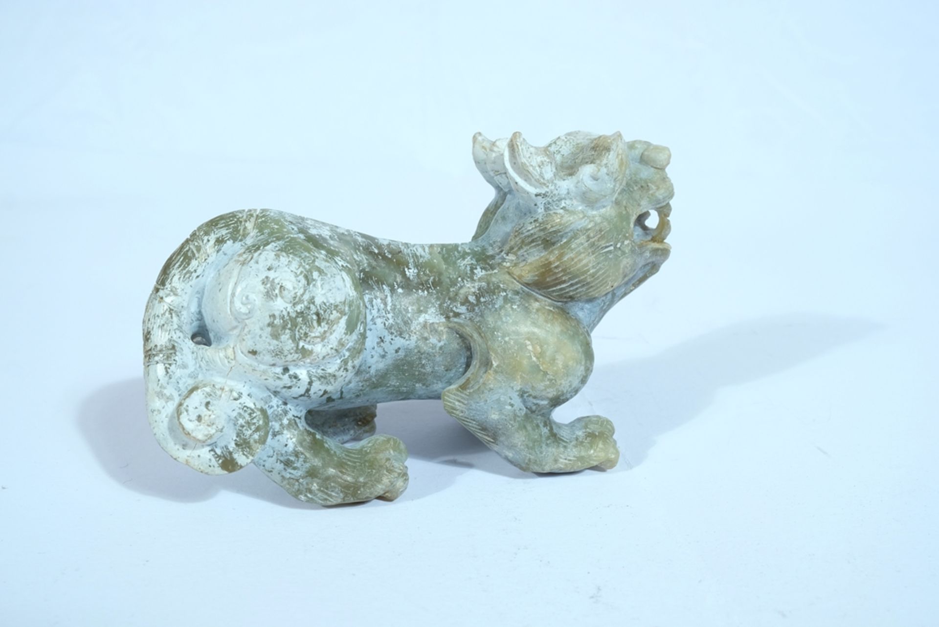CHINA "Wächterlöwe", geschnitzter Stein. 13 x 8 x 4 cm. Im englischsprachigen Raum auch als Foo Dog - Image 2 of 2