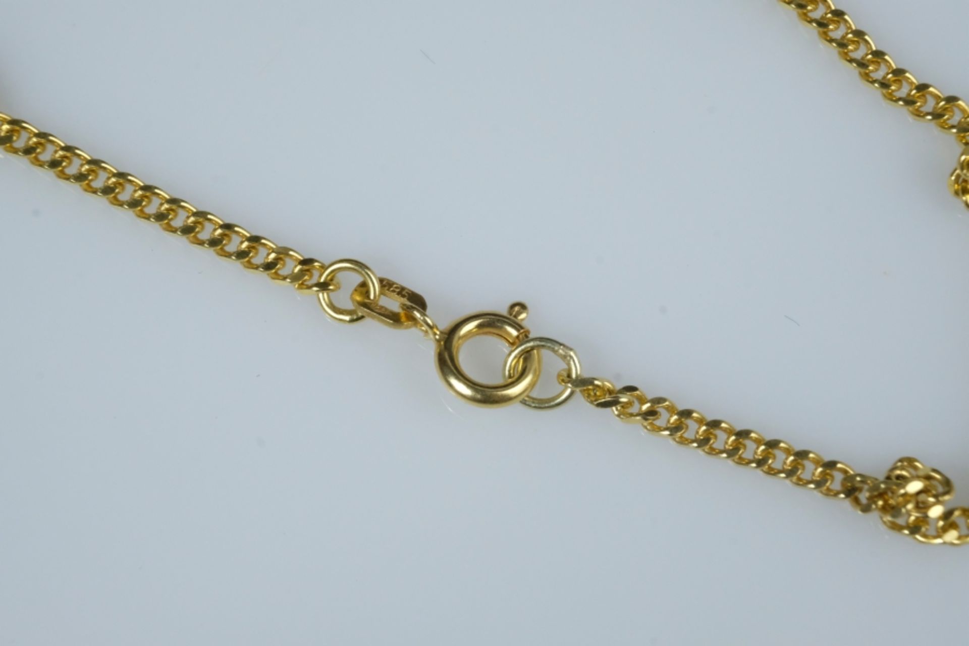 COLLIER mit Saphir (7x5mm) in Tropfenform, in Krappen gefasst, umgeben von mehreren kleinen Brillan - Image 6 of 6