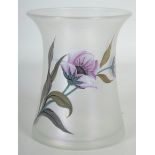 VASE, Erwin Eisch, Formgeblasenes Glas, Milchglas, irisierend, Verzierung mit Blume und Libelle, Si