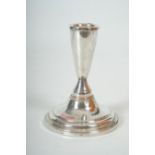 Kerzenhalter aus Sterlingsilber, "Garden Silversmiths, Ltd.".