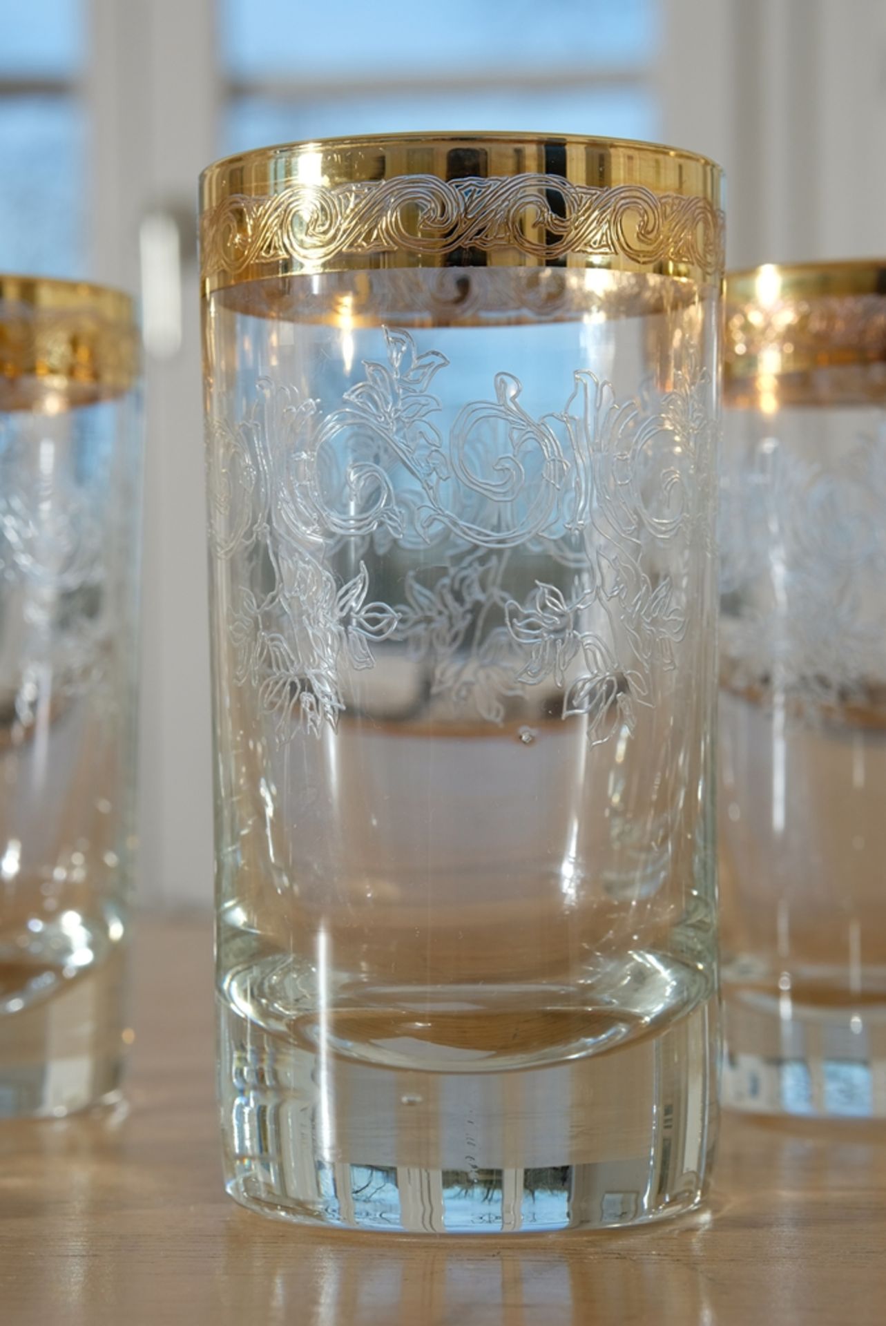 Murano Medici gold rim, six long drink glasses, crystal glass engraved with plant motifs. - Image 3 of 3