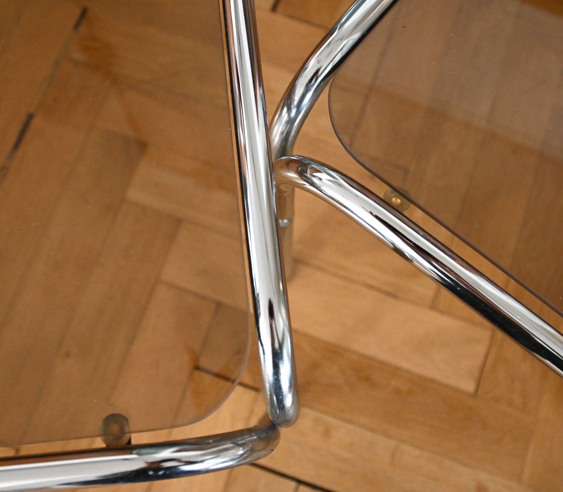 Two side tables, square side tables, chrome frame with tinted glass top, 1970s, 41x58x61cm - Image 5 of 10