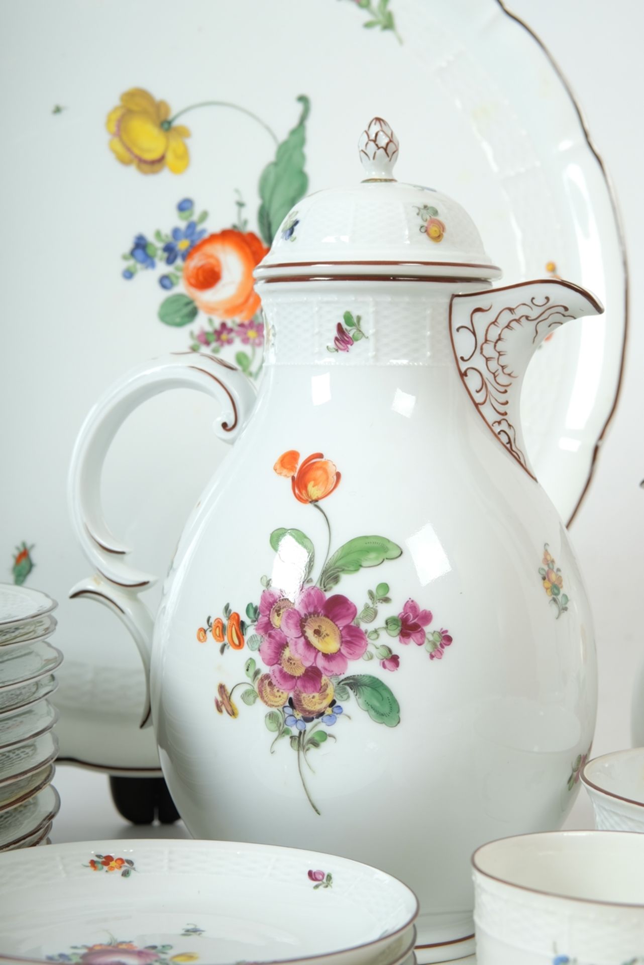 Nymphenburg Kaffeeservice "Rosenbouquet - brauner Rand", handbemalt, für 5 Personen, Ozier-Relief,  - Bild 2 aus 5