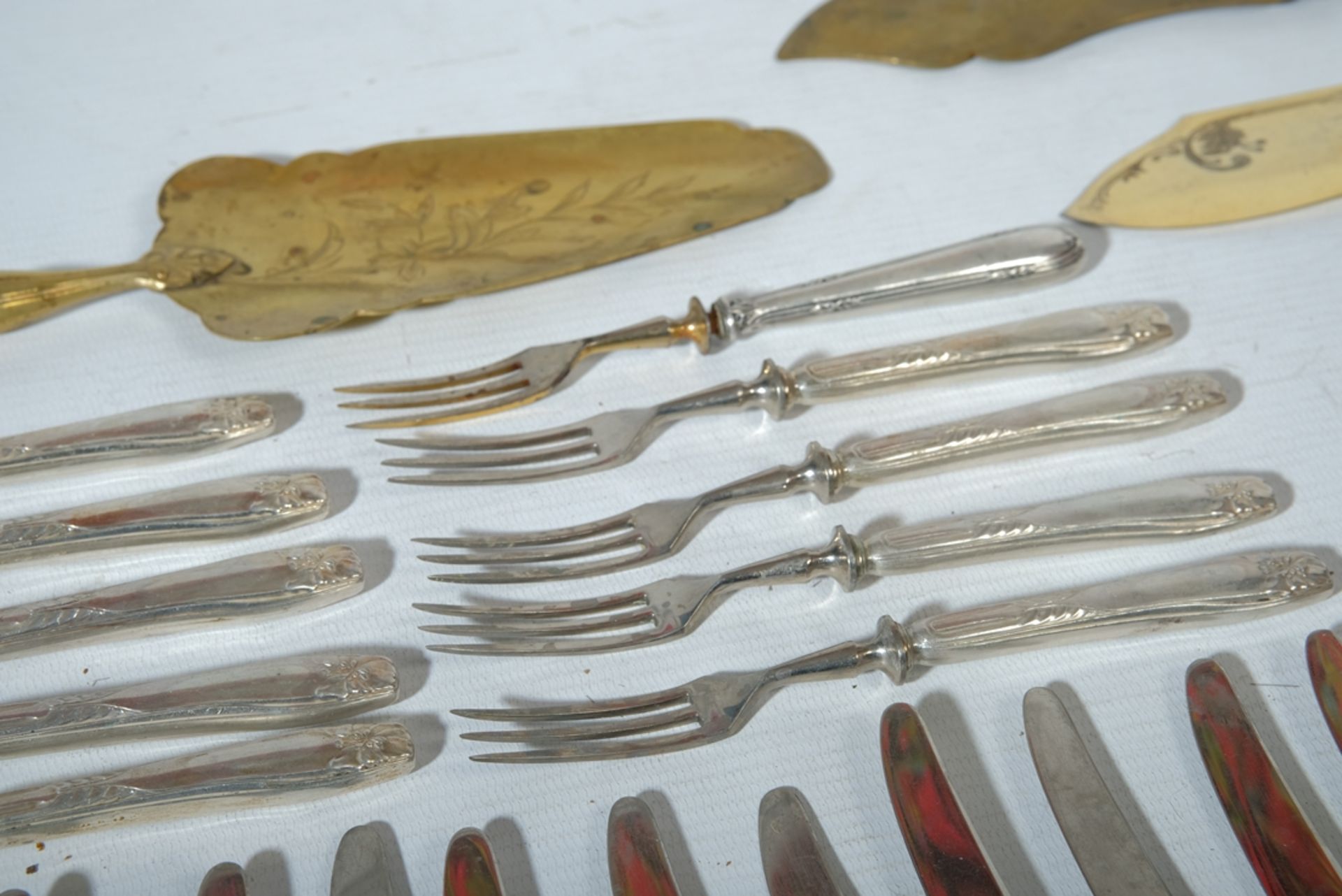 Cutlery set/cake servers for 12 people. Wooden handles made from 800 silver. 