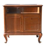 Cabinet "Chippendale", with display cabinet top.