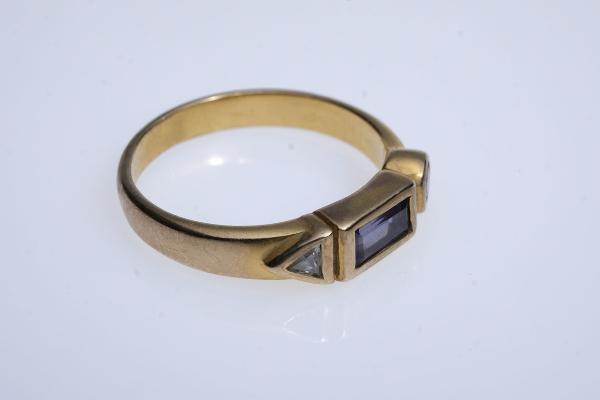 Gold ring, setting three stones in geometric shapes, 333 GG, size 55. - Image 2 of 3