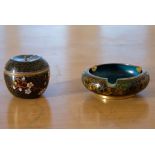 Japanese cloisonné lot: Ashtray and lidded box. The ashtray in red-brown, blue interior and gold ri