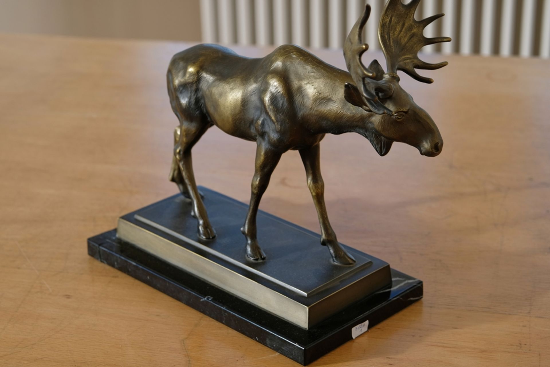 Keck, H.W. (Kreuzlingen), Moose with large antlers, standing, bronze, on plinth. - Image 2 of 4