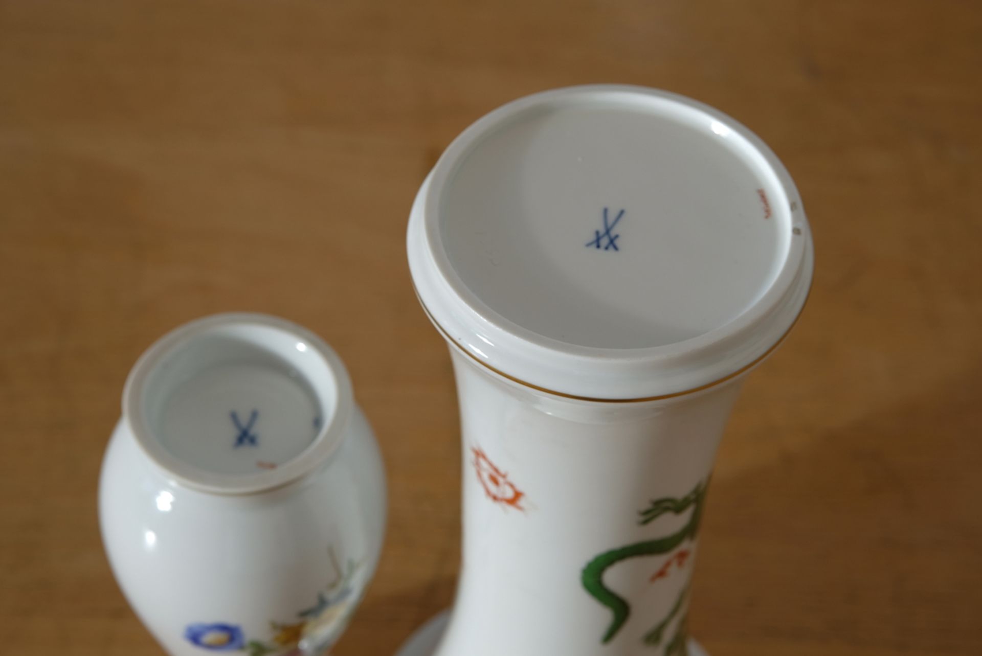 Meissen sword mark, two vases: - Image 3 of 3