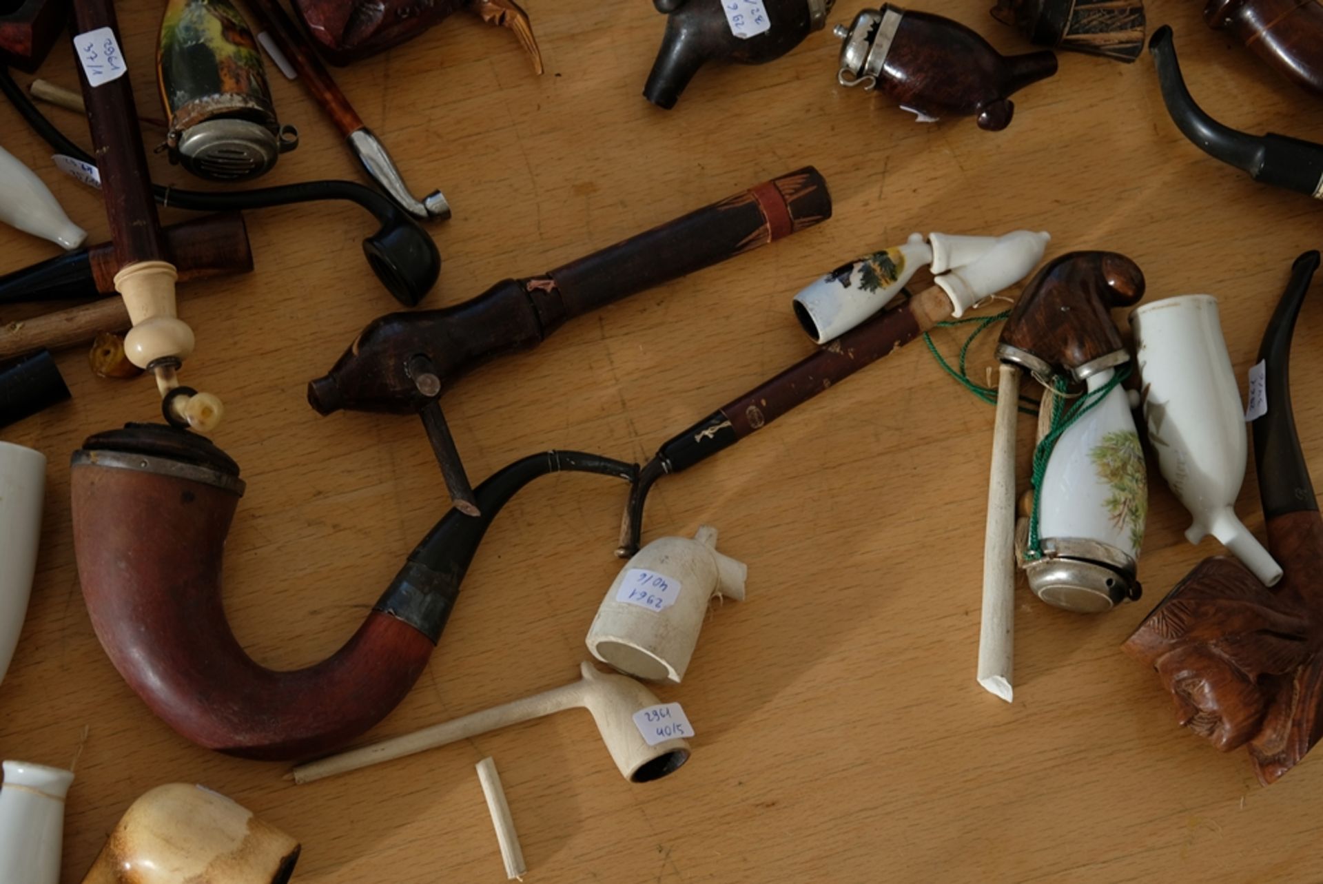 Collector's collection Hunter's pipes, wooden pipes, meerschaum pipes and clay pipes, pipe cases. - Image 9 of 12