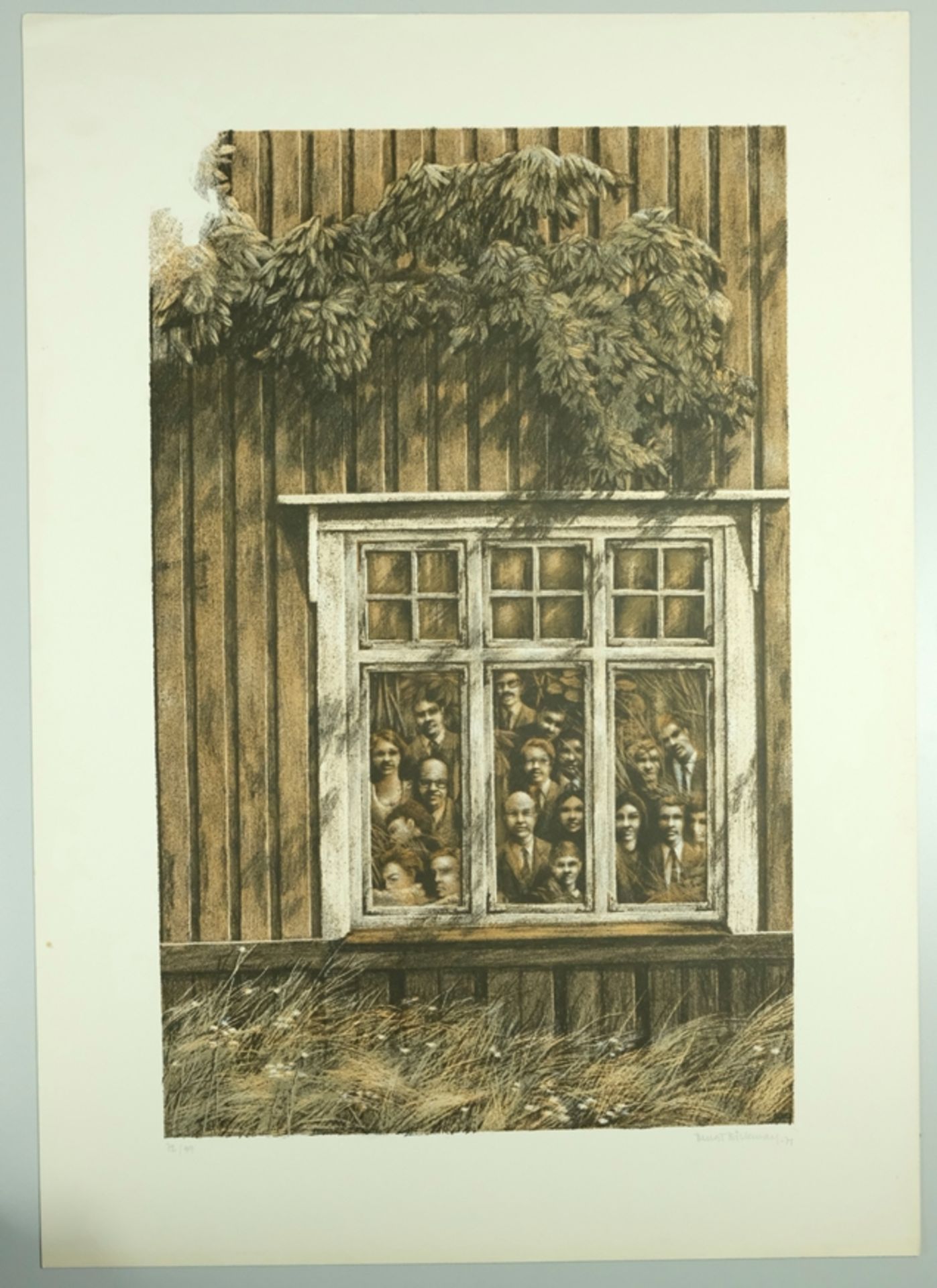 Böckmann, Bengt (born 1937) "Untitled", facade of a wooden house, large window from which 19 human  - Image 2 of 5