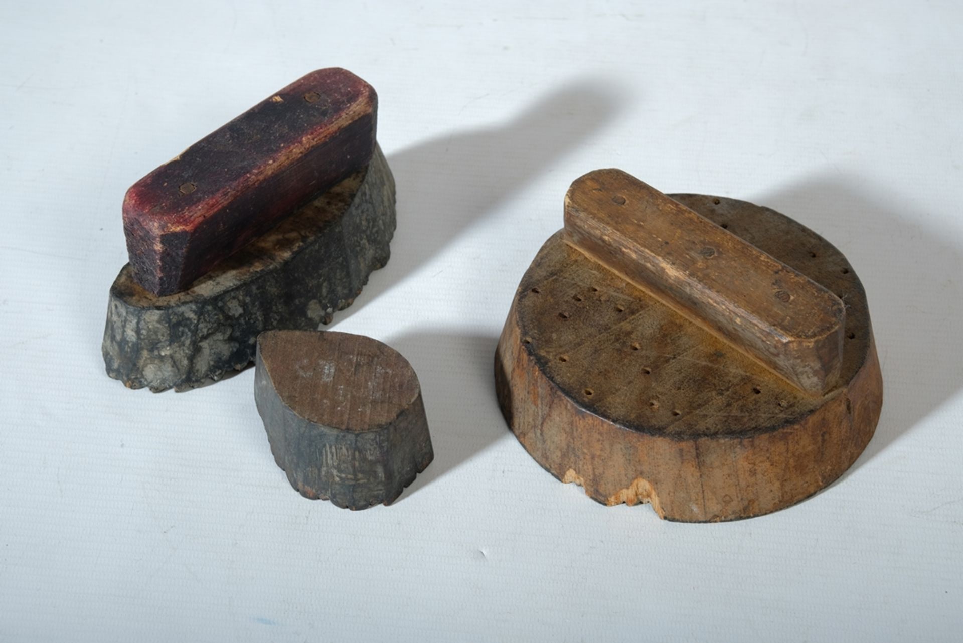 Indische Holzstempel, drei Stück, antik für den Textildruck, Hartholz, handgeschnitzt, Rajasthan, v - Bild 2 aus 2