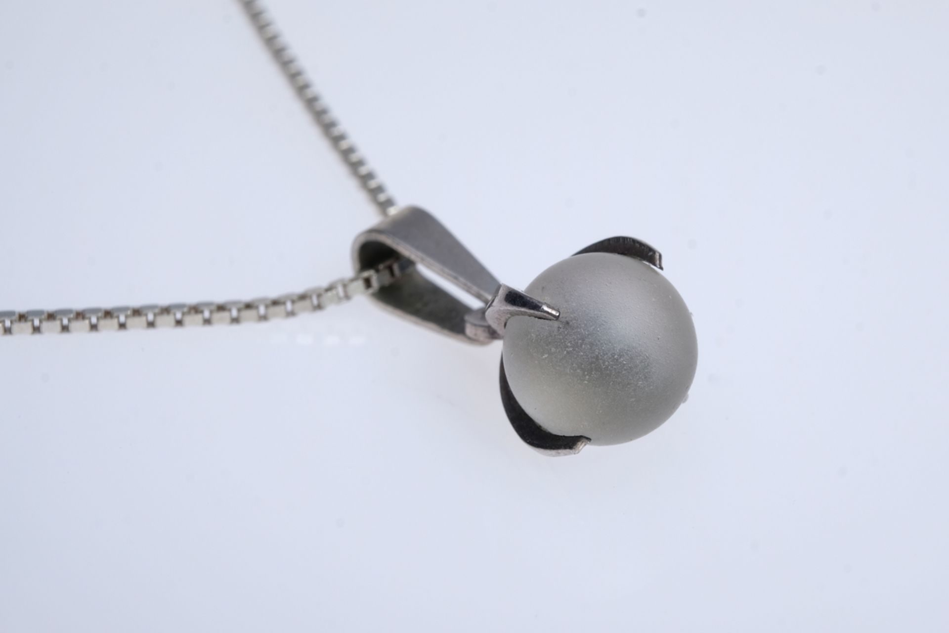 Silver necklace with ball pendant, this holds a frosted glass ball. Necklace 925 sterling silver, p - Image 2 of 2