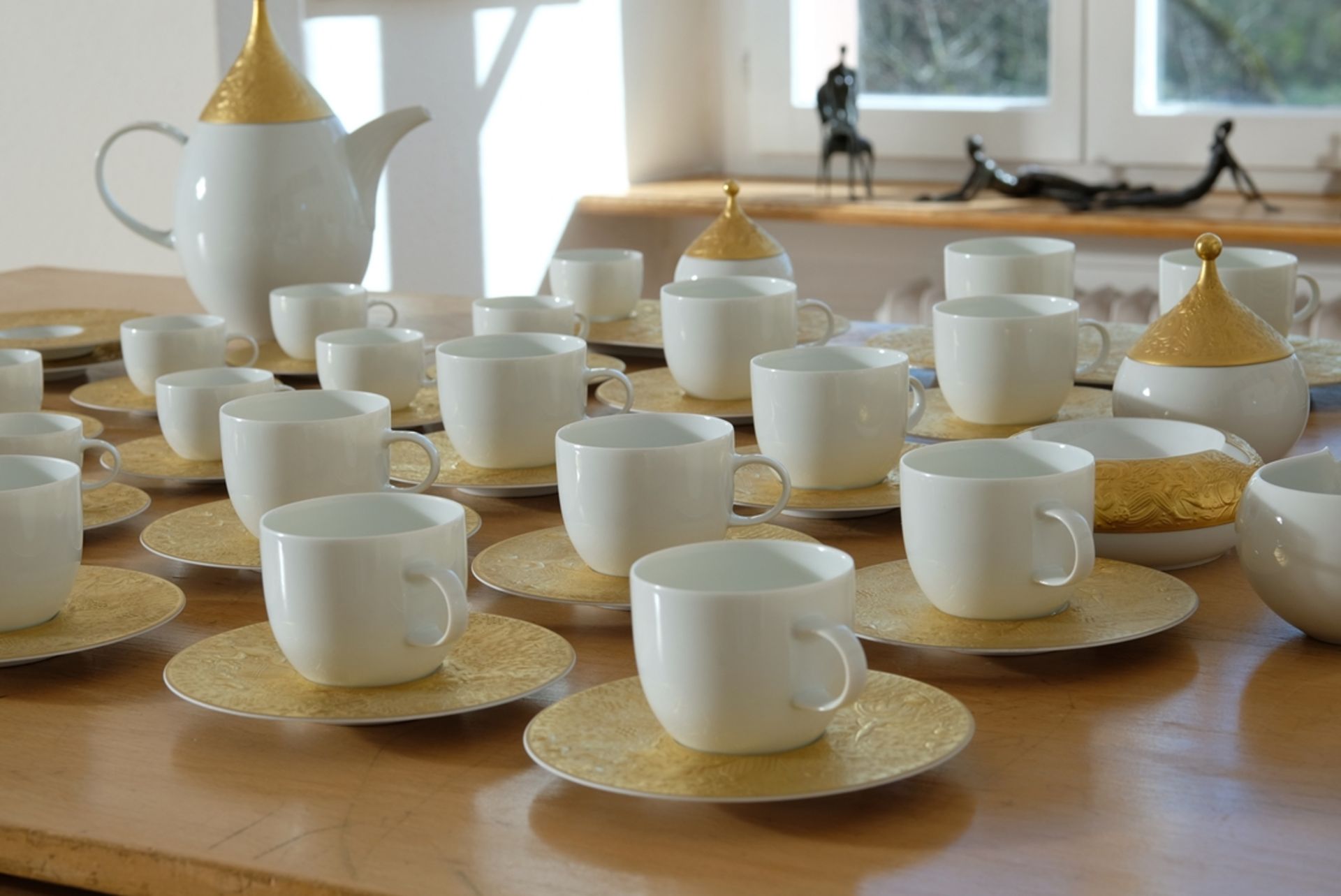 Rosenthal coffee service "Zauberflöte", 66 (!) pieces in total, design: Björn Wiinblad, 1968. Gold 